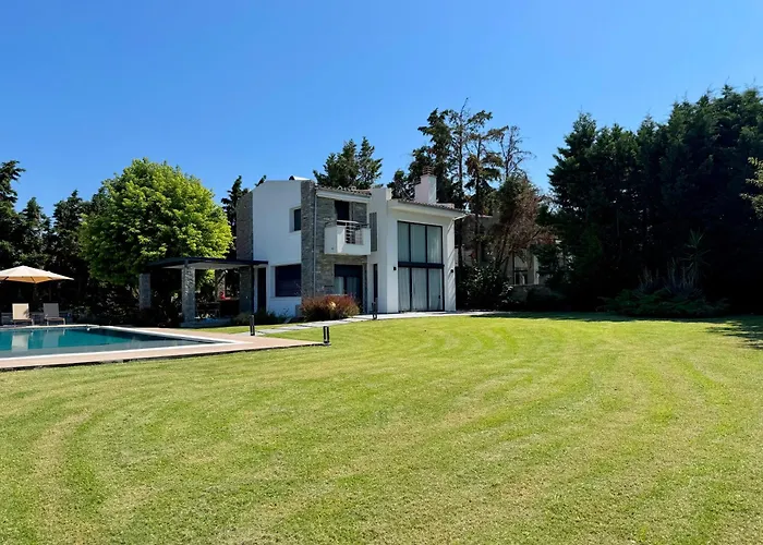 Willa Aqua Sani Filakai Kassandras